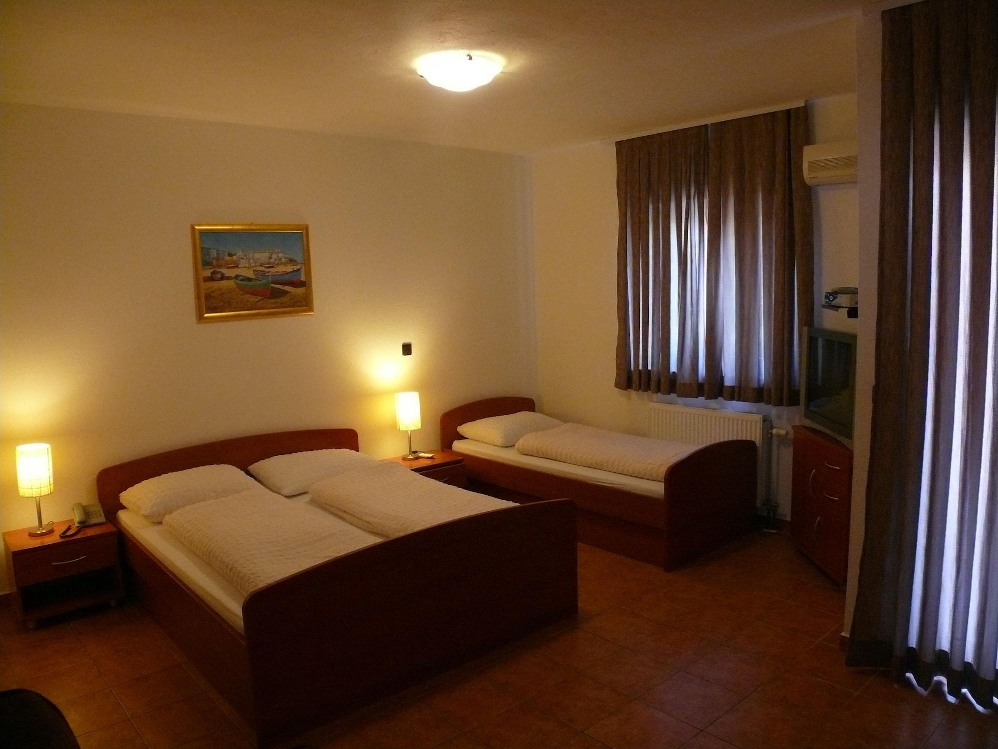 Boutique Paula Okrug Gornji